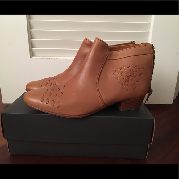 Comptoir des Contonniers Ankle Booties - Picture 1 of 6